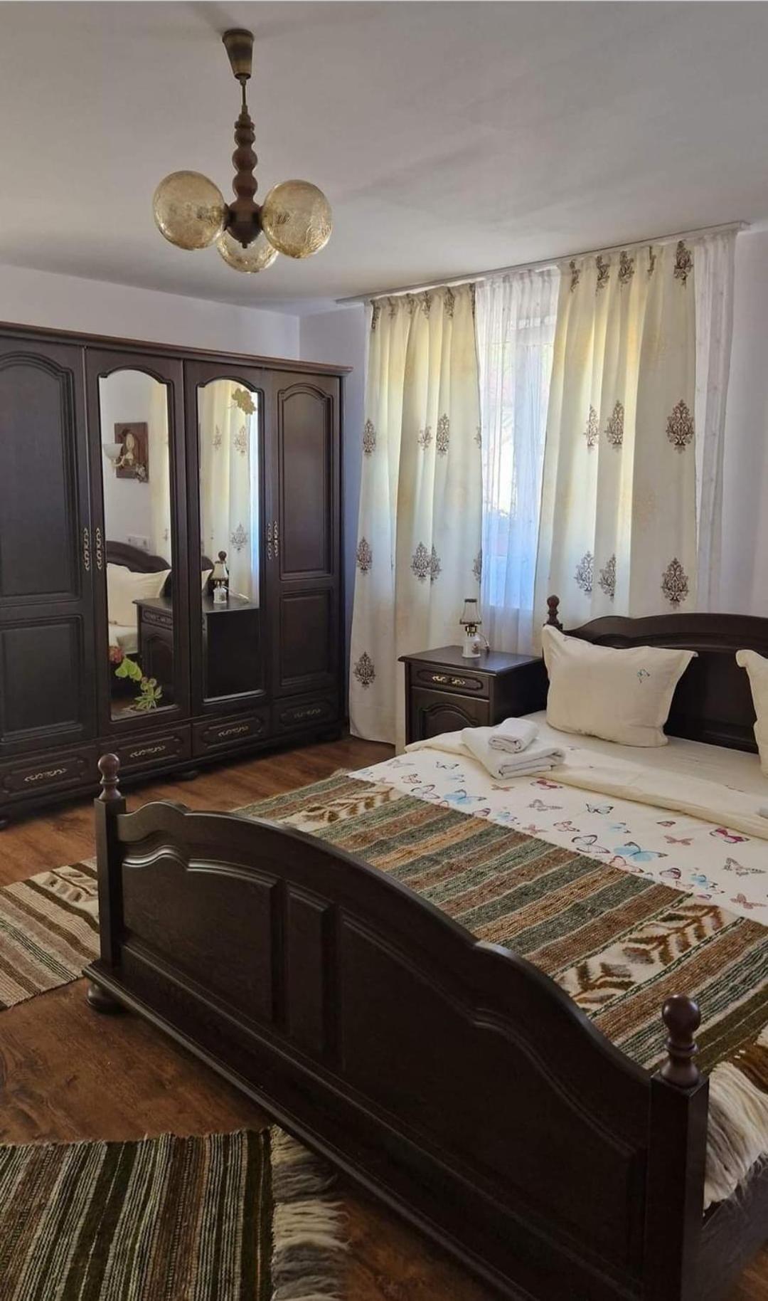 Pensiunea Casa Godja Valeni  Ngoại thất bức ảnh